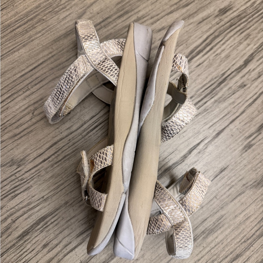 Clarks Cream and Silver Woven Sandals